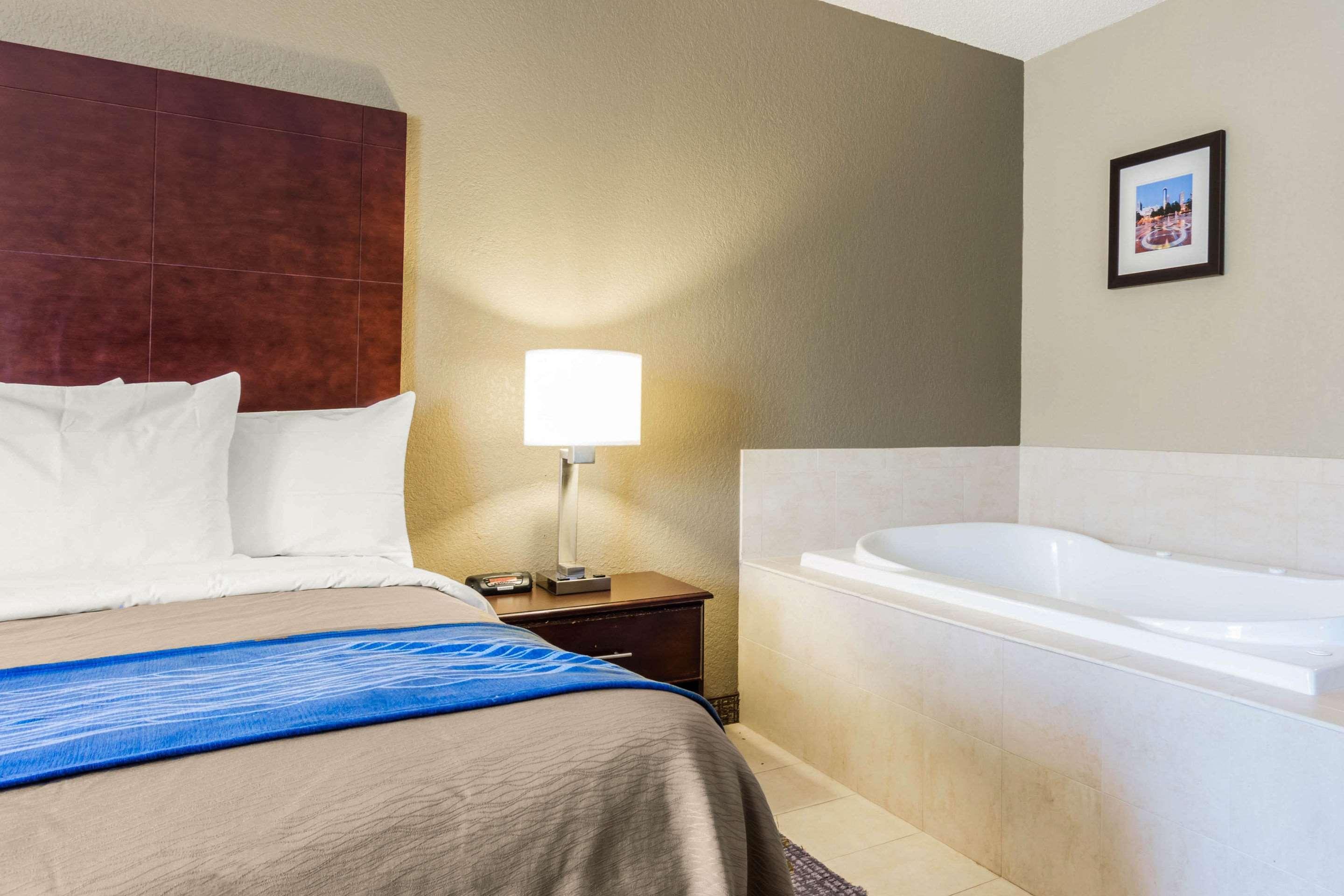 Comfort Downtown South 3*